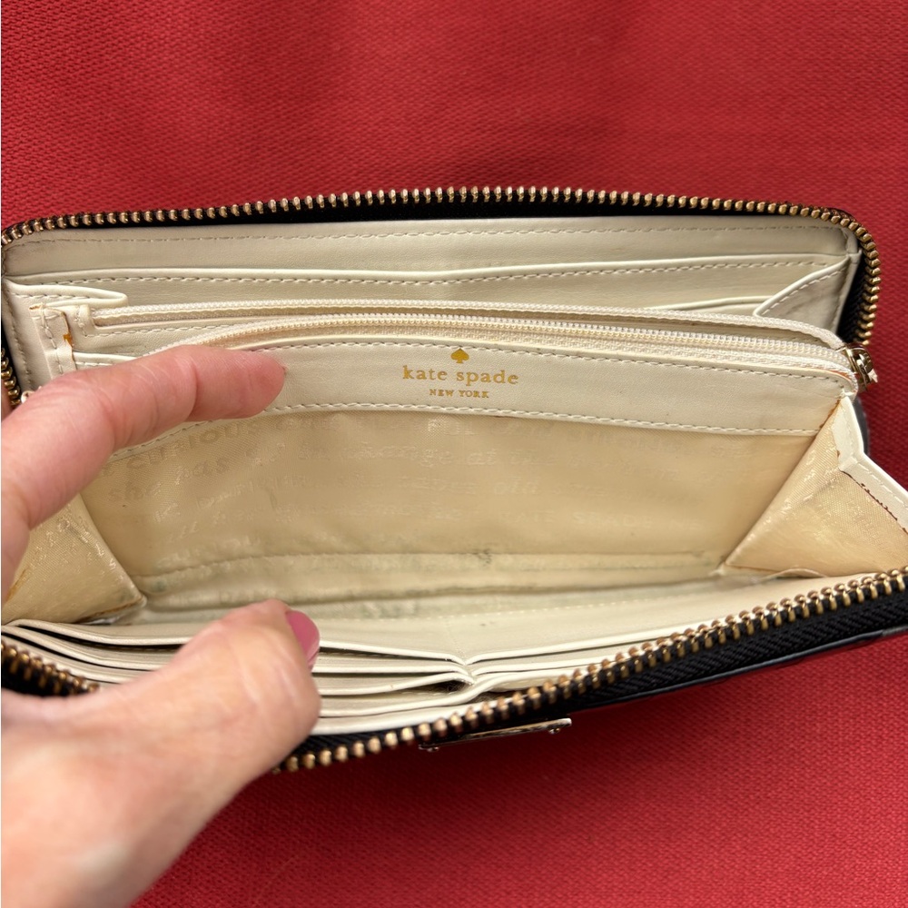 KATE SPADE Beale Street Logo Stamp Patent Leather Accordion Wallet Black - Picture 6 of 11